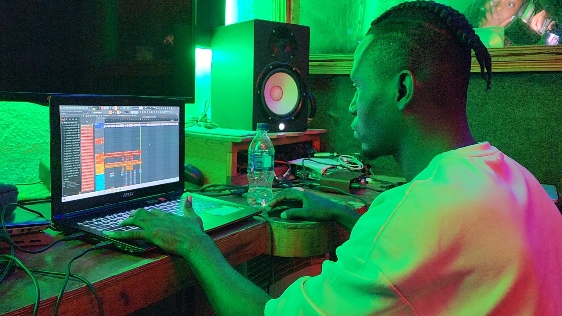 https://swagbeatz.com/wp-content/uploads/2020/09/Swag-Beatz-in-the-studio-session.jpg